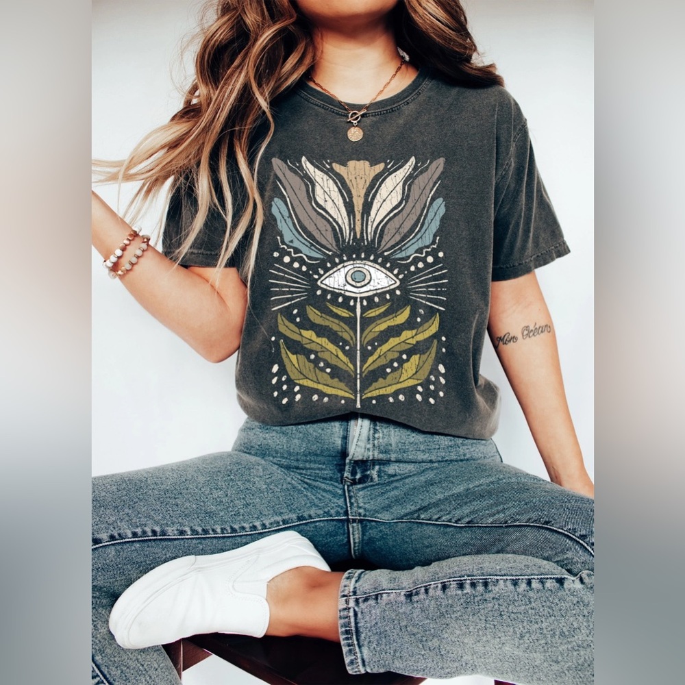 Graphic Eye Design Gray T-Shirt
